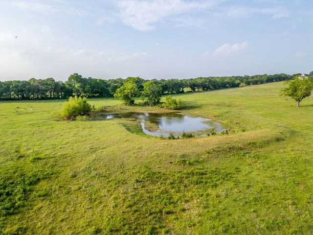 184 Hcr 1439, Covington, TX 76636