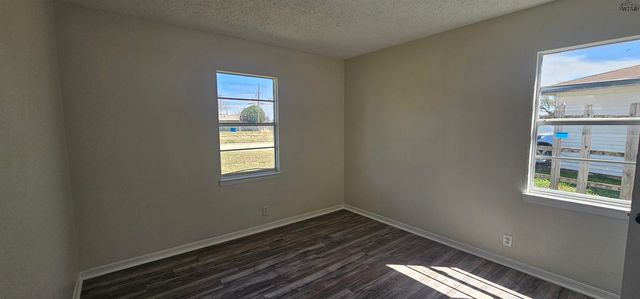 1404 DEVILLE STREET, Wichita Falls, TX 76306