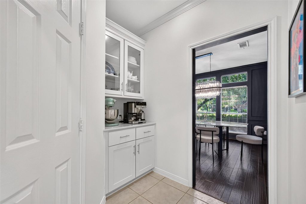 Image 10 of property listing at 10335 Shipmans Landing Drive, Missouri City, TX 77459