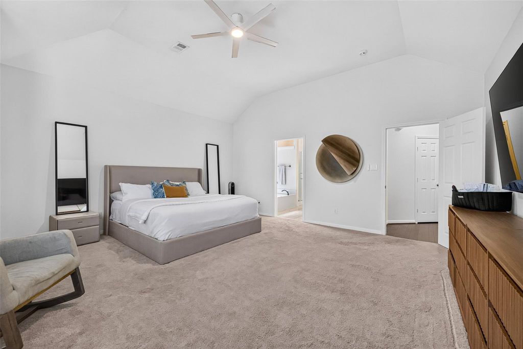 Image 13 of property listing at 10335 Shipmans Landing Drive, Missouri City, TX 77459