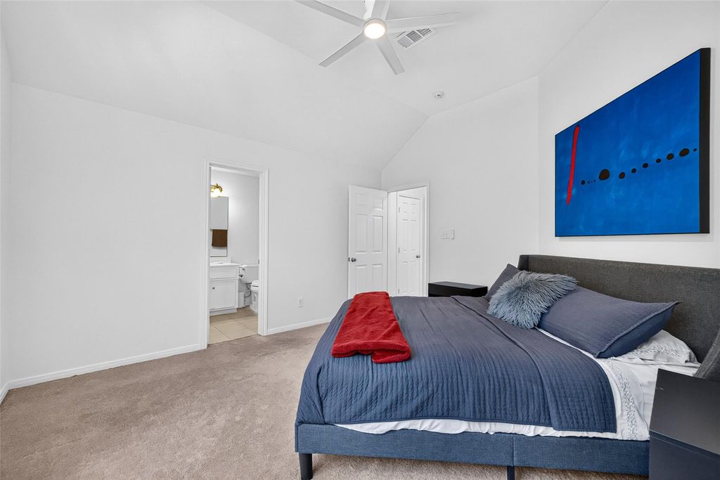 Image 18 of property listing at 10335 Shipmans Landing Drive, Missouri City, TX 77459