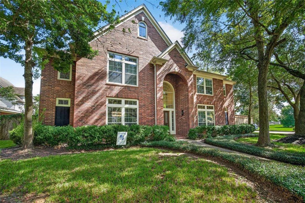 Image 2 of property listing at 10335 Shipmans Landing Drive, Missouri City, TX 77459