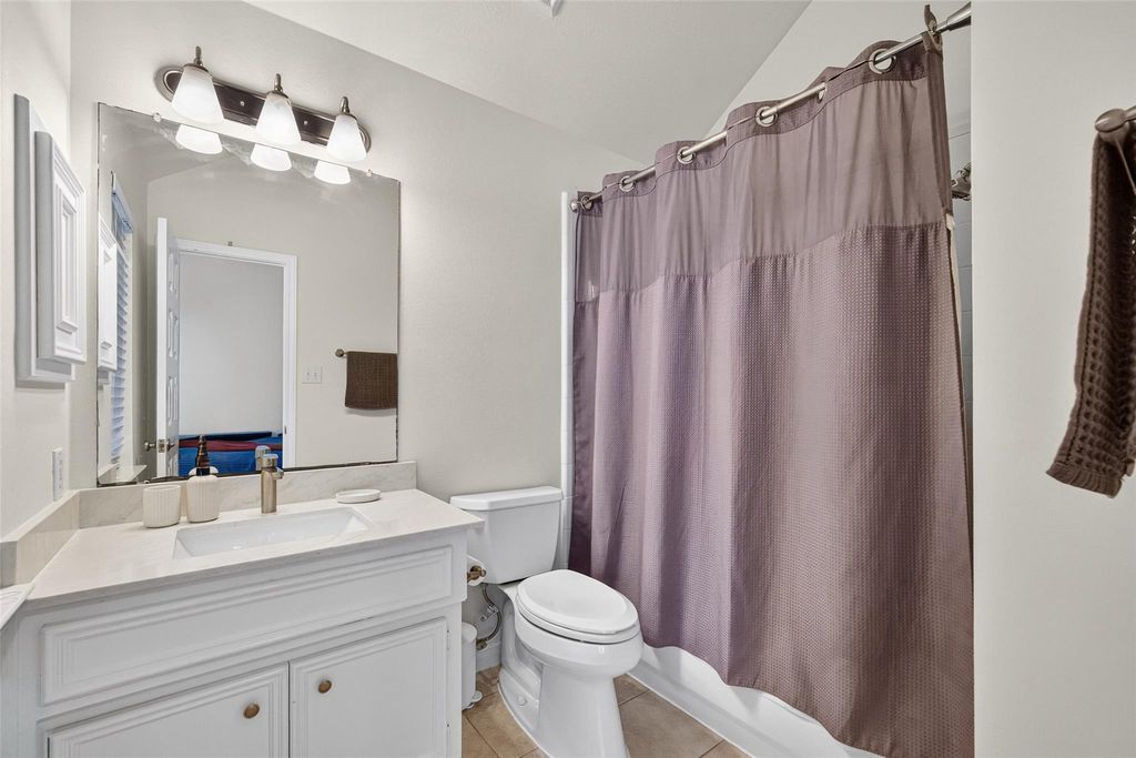Image 20 of property listing at 10335 Shipmans Landing Drive, Missouri City, TX 77459