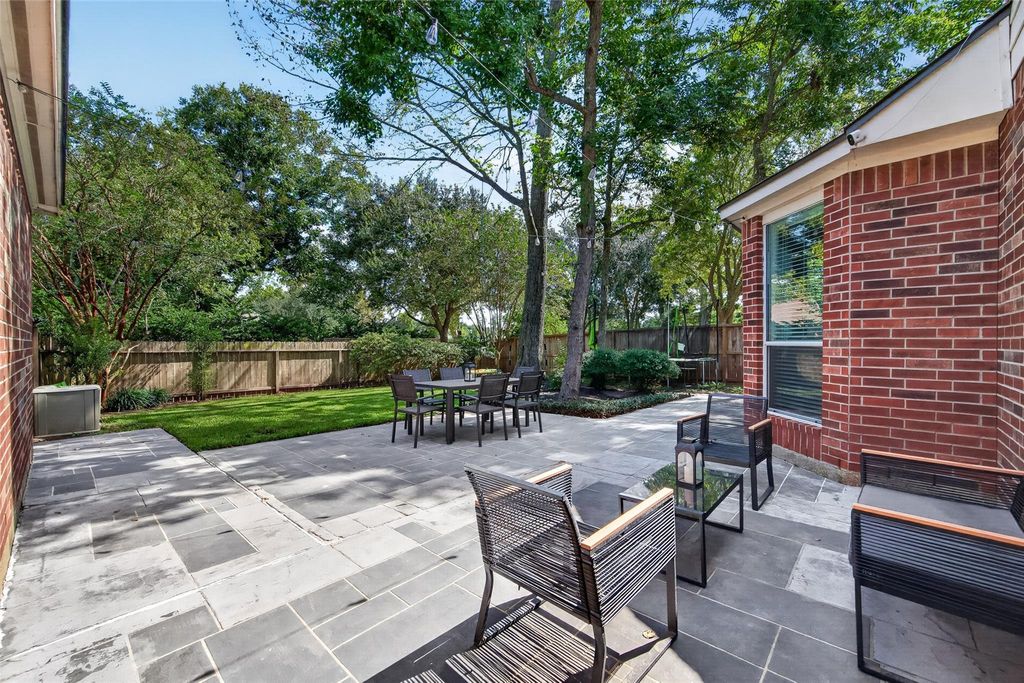 Image 27 of property listing at 10335 Shipmans Landing Drive, Missouri City, TX 77459