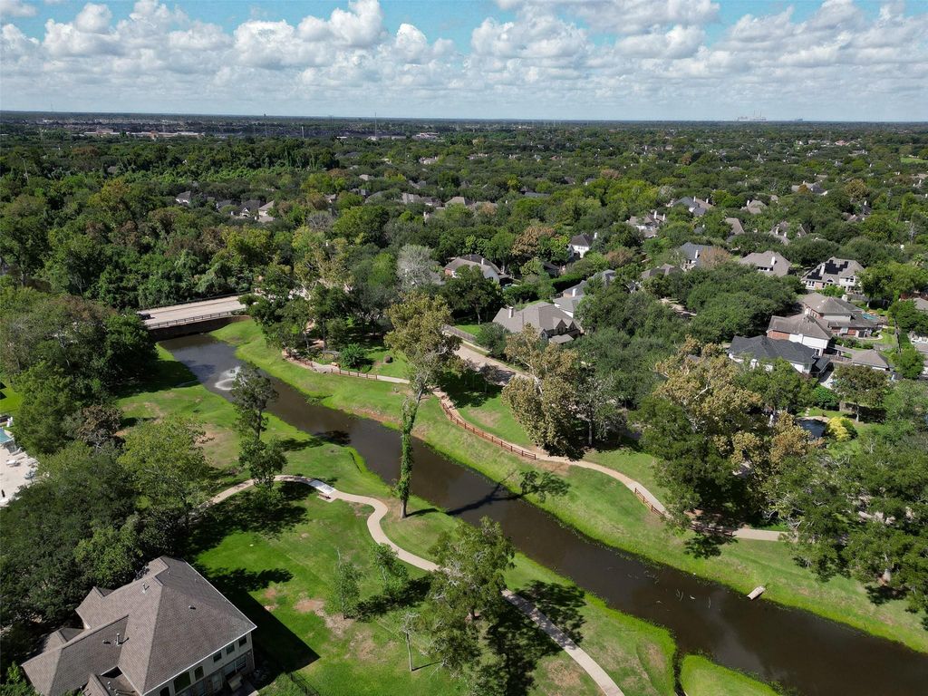 Image 29 of property listing at 10335 Shipmans Landing Drive, Missouri City, TX 77459
