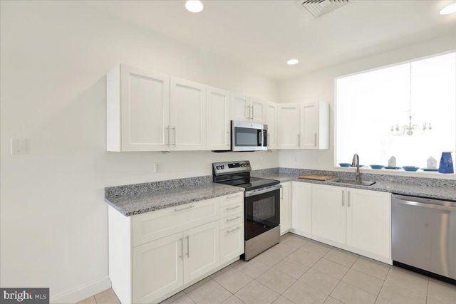 424 OAK HILL LN, Reading, PA 19610