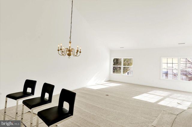 424 OAK HILL LN, Reading, PA 19610