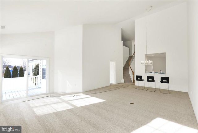 424 OAK HILL LN, Reading, PA 19610