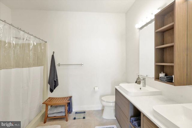 424 OAK HILL LN, Reading, PA 19610