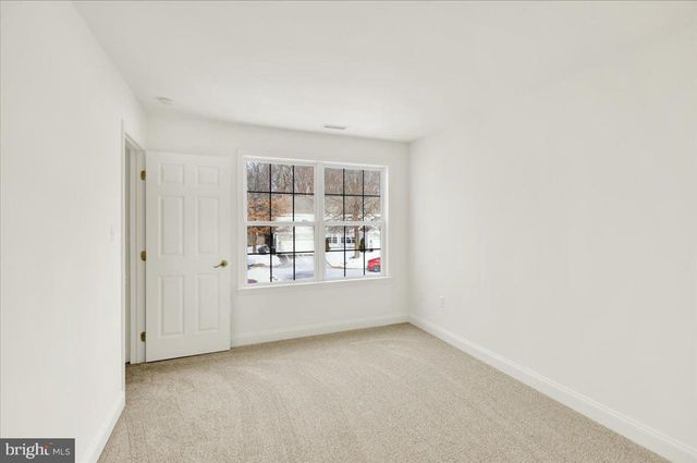 424 OAK HILL LN, Reading, PA 19610