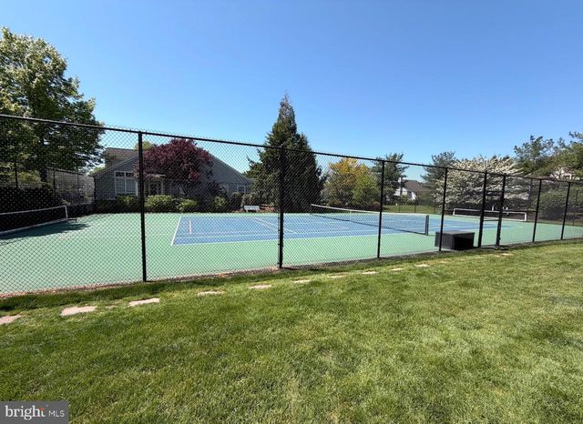 424 OAK HILL LN, Reading, PA 19610