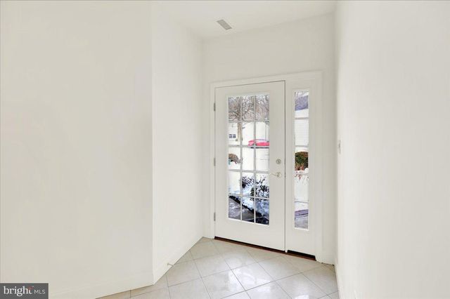 424 OAK HILL LN, Reading, PA 19610