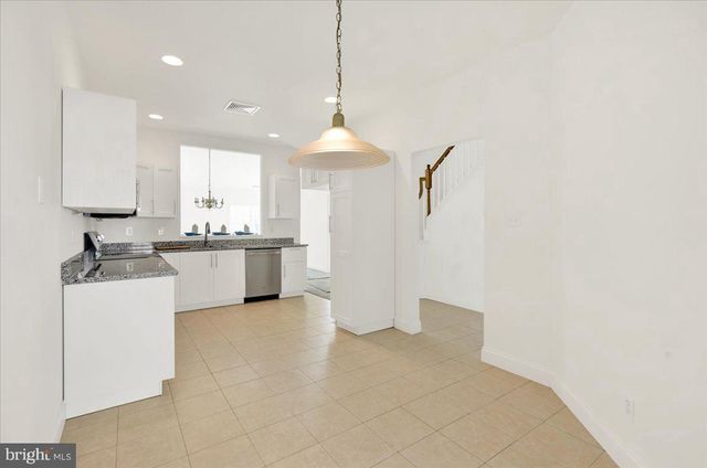 424 OAK HILL LN, Reading, PA 19610