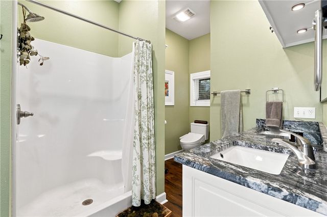 8 Owen Street, Eureka Springs, AR 72632