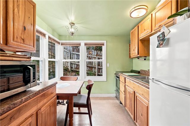 8 Owen Street, Eureka Springs, AR 72632