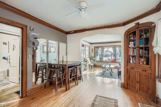 971 Thomas Avenue, Saint Paul, MN 55104