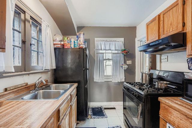 971 Thomas Avenue, Saint Paul, MN 55104