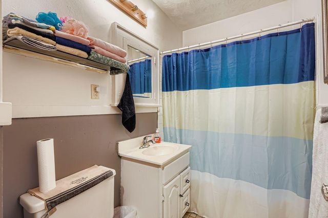 971 Thomas Avenue, Saint Paul, MN 55104