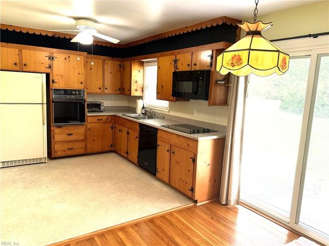 5445 Shadowwood DR, Virginia Beach, VA 23455