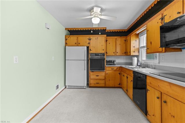 5445 Shadowwood DR, Virginia Beach, VA 23455