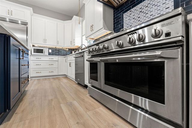 9135 MAZETTE ROAD, Weeki Wachee, FL 34613