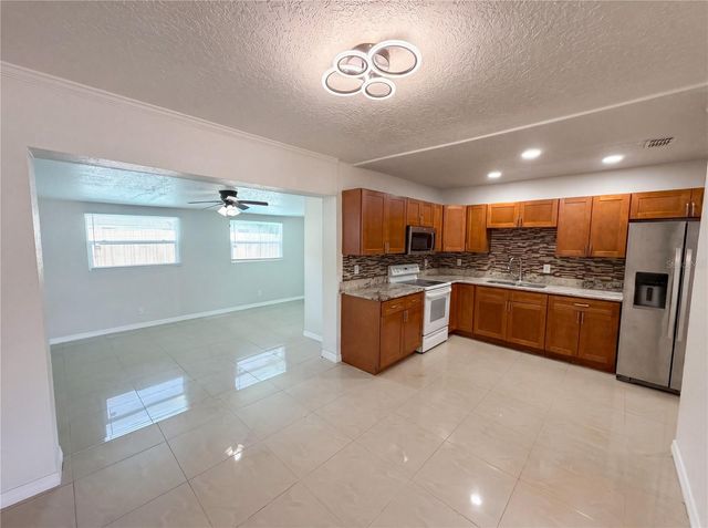 15525 BEDFORD CIRCLE E, Clearwater, FL 33764