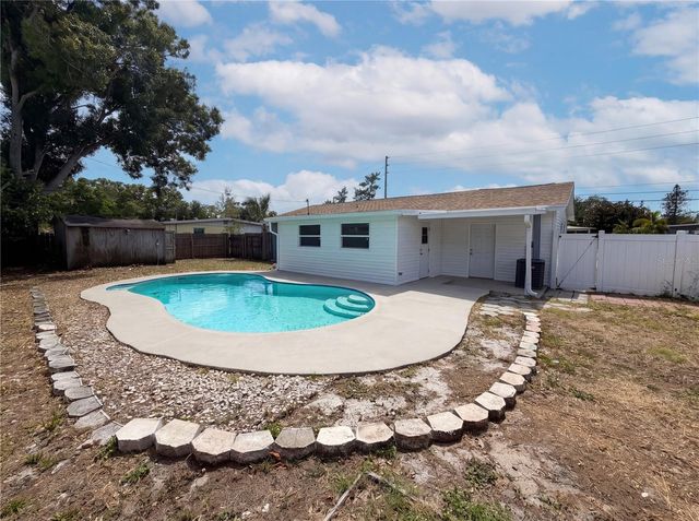 15525 BEDFORD CIRCLE E, Clearwater, FL 33764