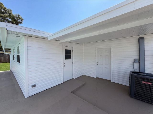 15525 BEDFORD CIRCLE E, Clearwater, FL 33764