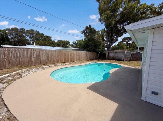 15525 BEDFORD CIRCLE E, Clearwater, FL 33764
