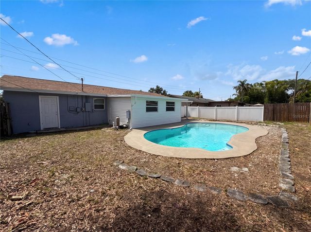 15525 BEDFORD CIRCLE E, Clearwater, FL 33764