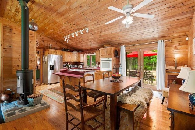 6 Dwyers Camp Road, Shaftsbury, VT 05262