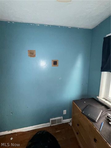 654 E 240 Street, Euclid, OH 44123