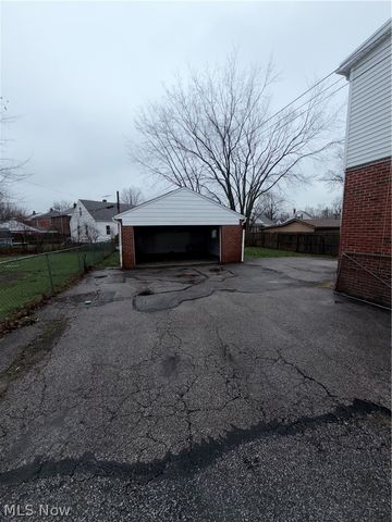 654 E 240 Street, Euclid, OH 44123