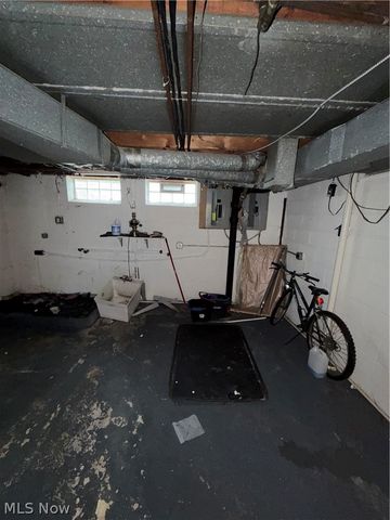 654 E 240 Street, Euclid, OH 44123