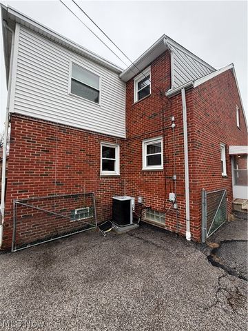 654 E 240 Street, Euclid, OH 44123