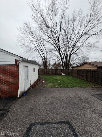 654 E 240 Street, Euclid, OH 44123