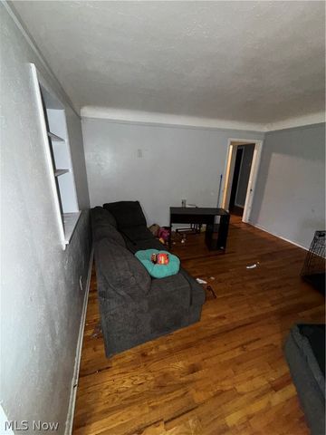 654 E 240 Street, Euclid, OH 44123