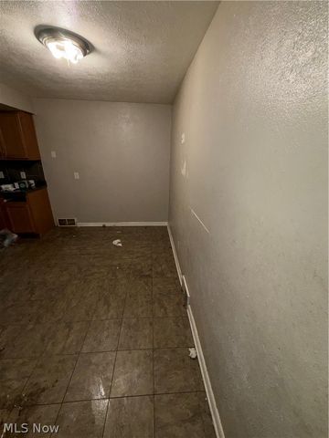 654 E 240 Street, Euclid, OH 44123