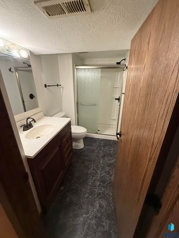 1300 S Olive Dr Drive, Sioux Falls, SD 57103