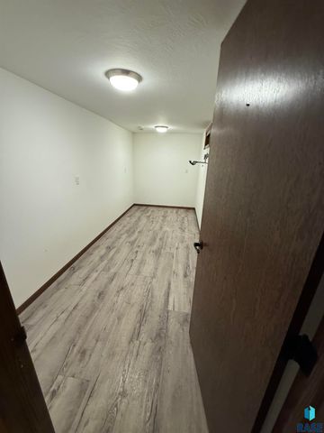 1300 S Olive Dr Drive, Sioux Falls, SD 57103