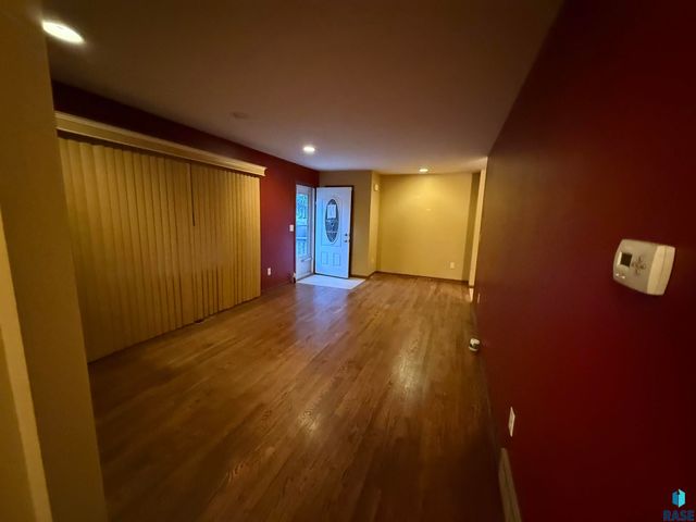 1300 S Olive Dr Drive, Sioux Falls, SD 57103