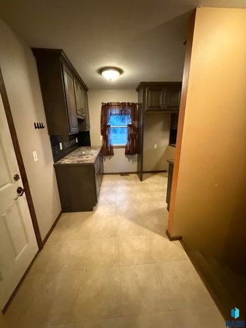 1300 S Olive Dr Drive, Sioux Falls, SD 57103