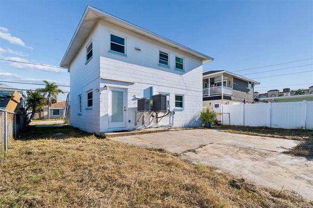 14919 N BAYSHORE DRIVE 1, Madeira Beach, FL 33708