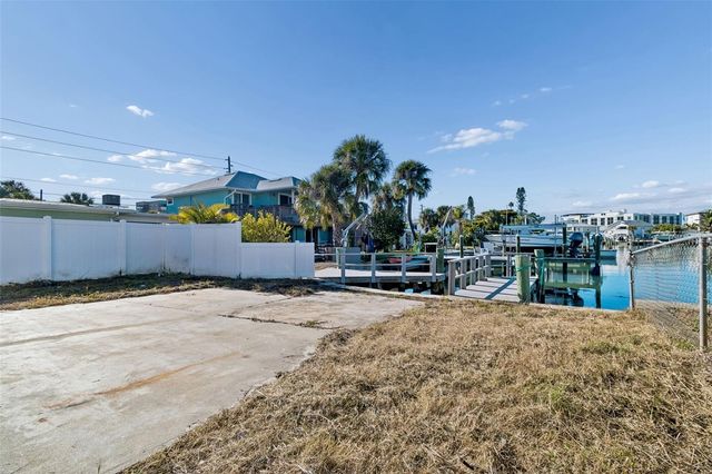 14919 N BAYSHORE DRIVE 1, Madeira Beach, FL 33708