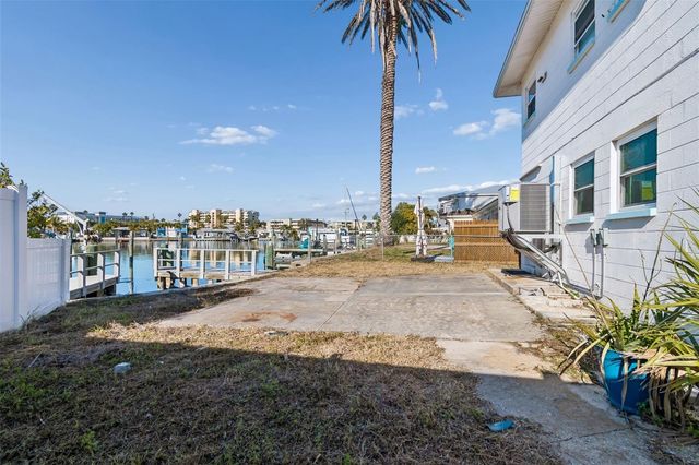 14919 N BAYSHORE DRIVE 1, Madeira Beach, FL 33708