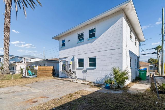 14919 N BAYSHORE DRIVE 1, Madeira Beach, FL 33708