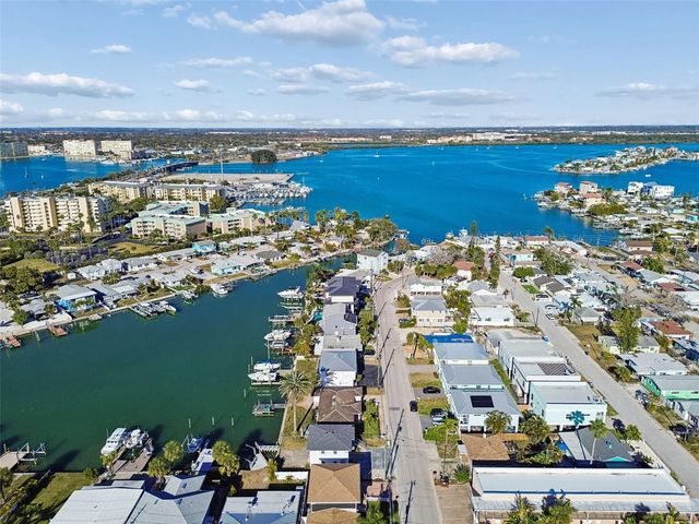 14919 N BAYSHORE DRIVE 1, Madeira Beach, FL 33708