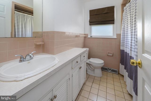 1654 WASHINGTON AVE, Vineland, NJ 08361