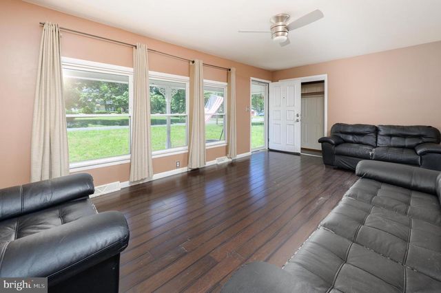 1654 WASHINGTON AVE, Vineland, NJ 08361
