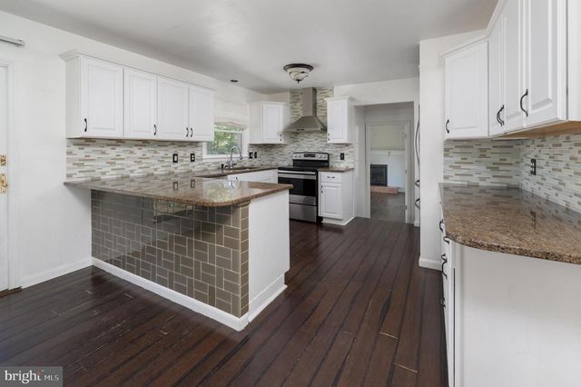 1654 WASHINGTON AVE, Vineland, NJ 08361